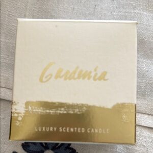 Gold and Cream Luxury Scented Candle